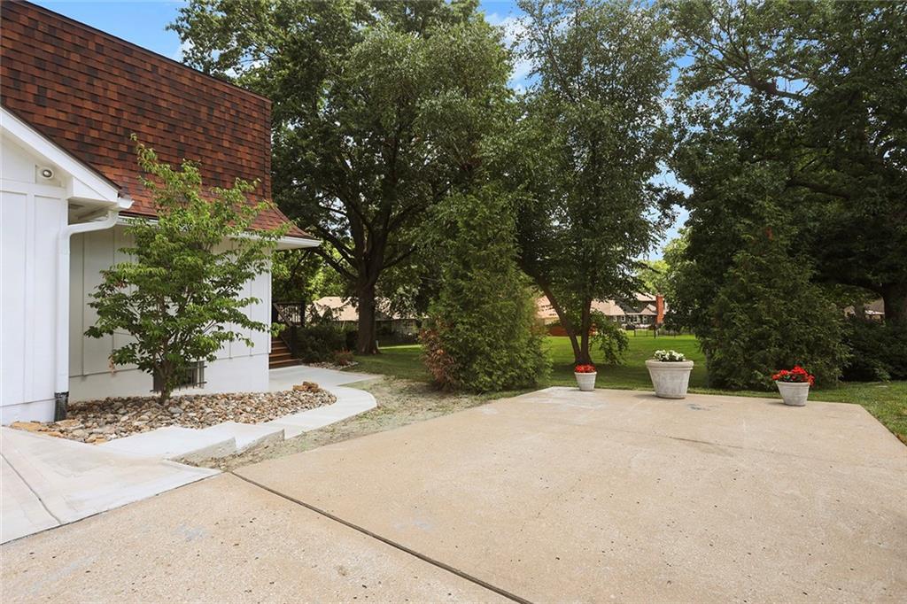 4507 South Fremont Road Independence, MO 64055 - Photo 4 of 47