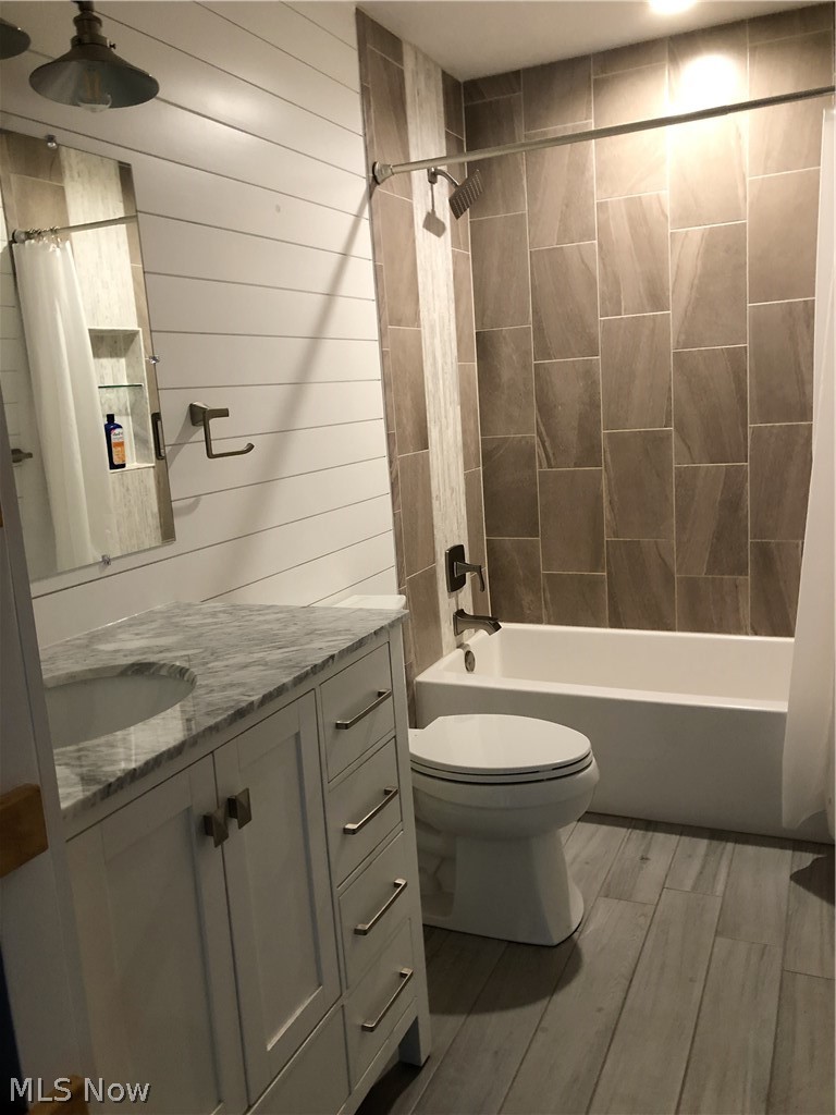2775 McMackin Road Madison, OH 44057 - Photo 13 of 24 MAIN FLOOR FULL BATH WITH HEATED FLOORING