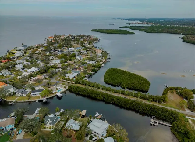 $965,000 | 109 Peterson Lane, Palm Harbor, FL 34683