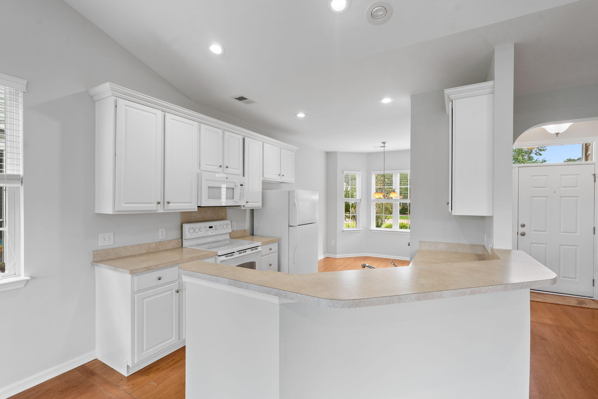 136 Gathering Island Road Summerville, SC 29485 - Photo 12 of 42 12-web-or-mls-BARCLAY MEDIA CO.-12