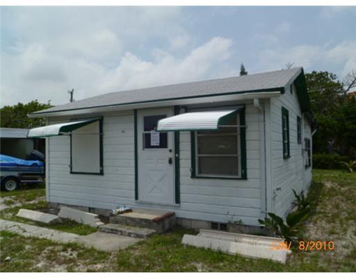 7937 Terrace Road Lantana, FL 33462 - Photo 1 of 7 Primary Photo