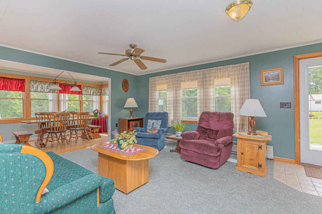 472 River Road Avon, ME 04966 - Photo 5 of 45 photo (10 of 46)