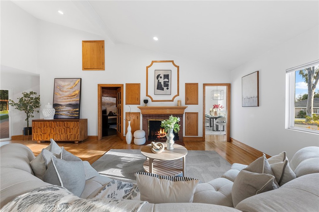 3675 Locksley Drive Pasadena, CA 91107 - Photo 11 of 68