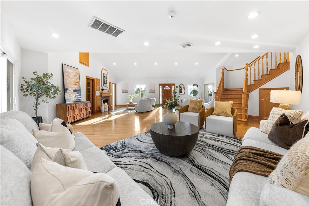 3675 Locksley Drive Pasadena, CA 91107 - Photo 8 of 68