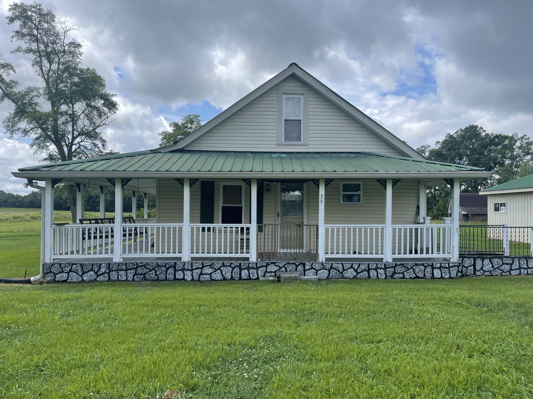 39 Goose Pond Road Manchester, TN 37355 - Photo 1 of 18