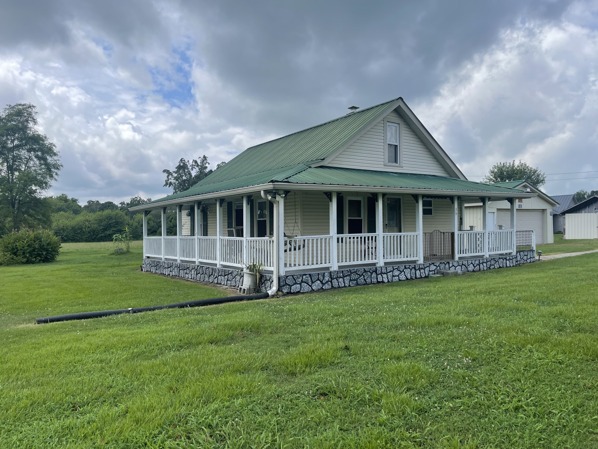 39 Goose Pond Road Manchester, TN 37355 - Photo 2 of 18