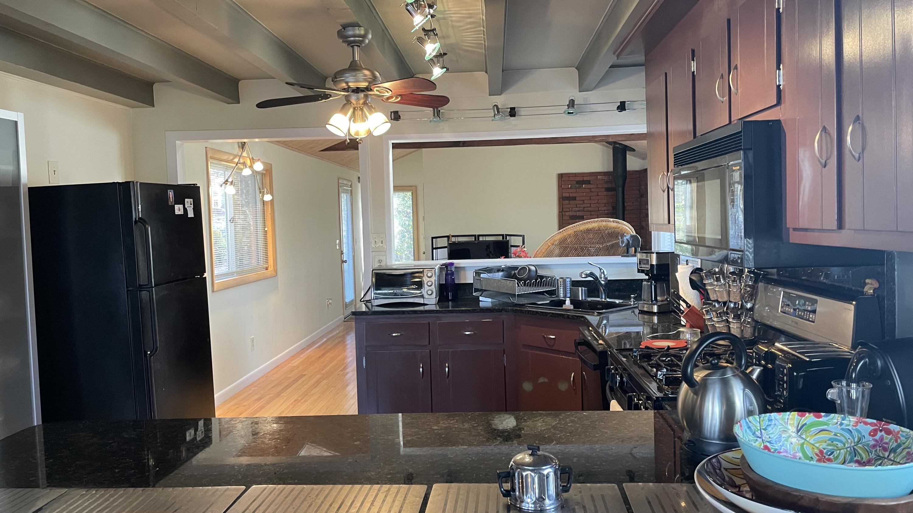 1 Summersea Road Mashpee, MA 02649 - Photo 15 of 34 a kitchen with lots of counter top space
