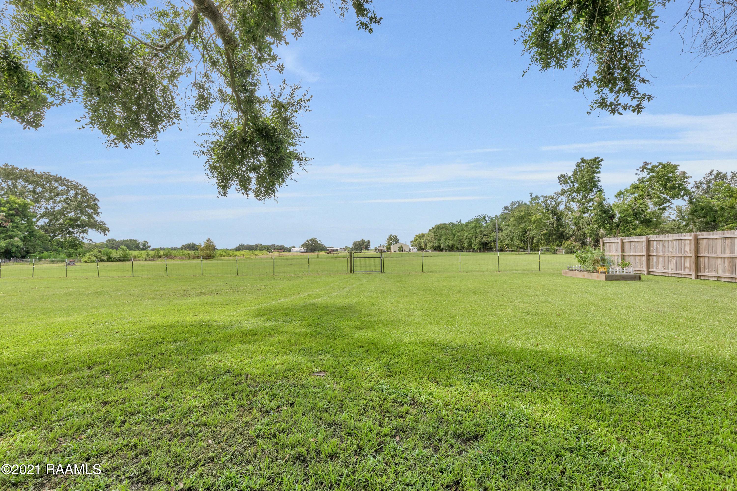 121 Little Farms Road Youngsville, LA 70592 - Photo 9 of 50 Gallery Image 9