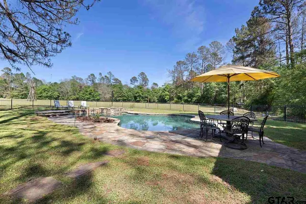 $1,300,000 | 17731 Highway 110, Lindale, TX 75771
