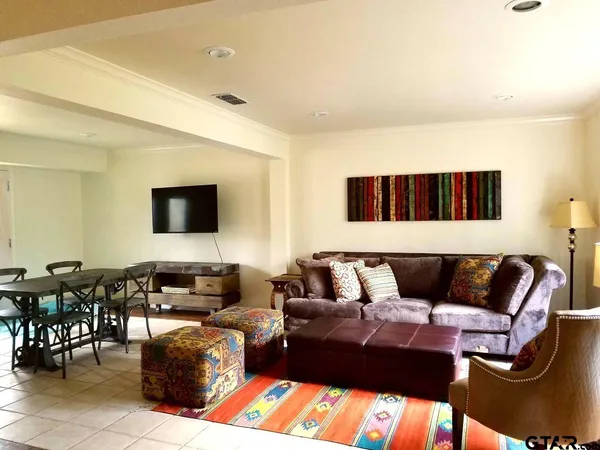 $1,300,000 | 17731 Highway 110, Lindale, TX 75771