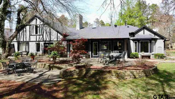 $1,300,000 | 17731 Highway 110, Lindale, TX 75771