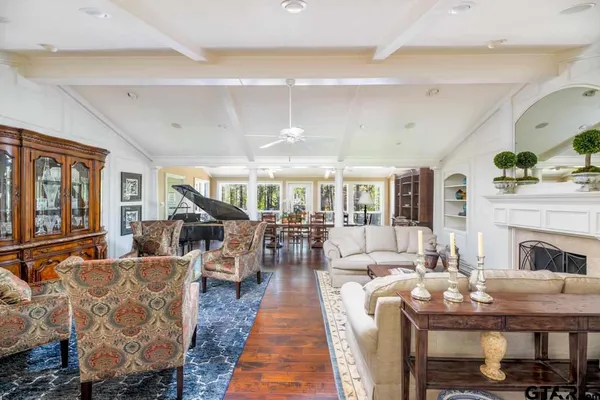 $1,300,000 | 17731 Highway 110, Lindale, TX 75771