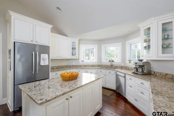 $1,300,000 | 17731 Highway 110, Lindale, TX 75771