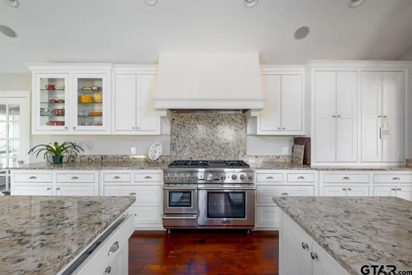 $1,300,000 | 17731 Highway 110, Lindale, TX 75771