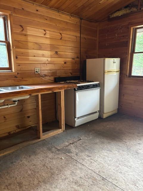 125 Campbell Road Harmony, ME 04942 - Photo 8 of 22 IMG_2016