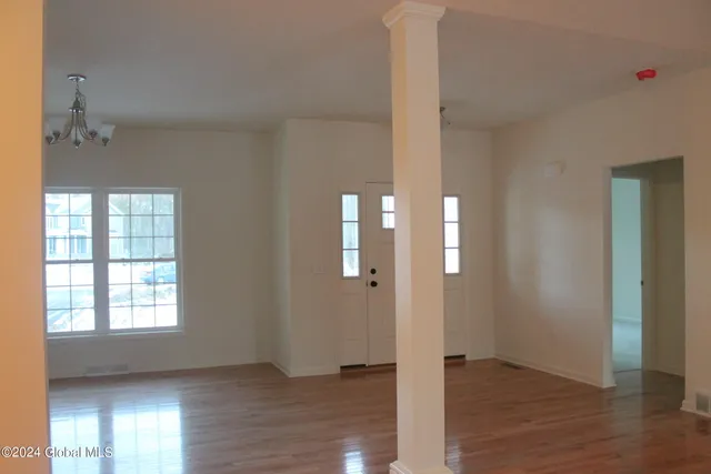 $639,600 | 21 Jack Drive, Halfmoon, NY 12065