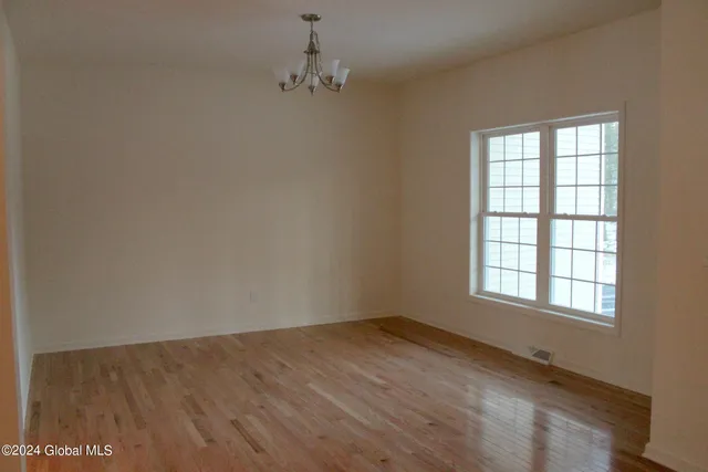 $639,600 | 21 Jack Drive, Halfmoon, NY 12065