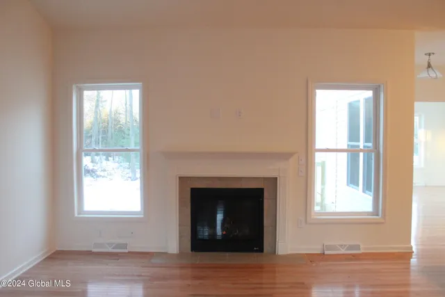 $639,600 | 21 Jack Drive, Halfmoon, NY 12065