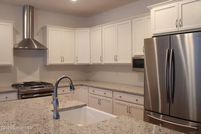 $639,600 | 21 Jack Drive, Halfmoon, NY 12065