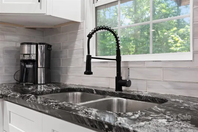 $375,000 | 2006 Killarney Place, Charlotte, NC 28262