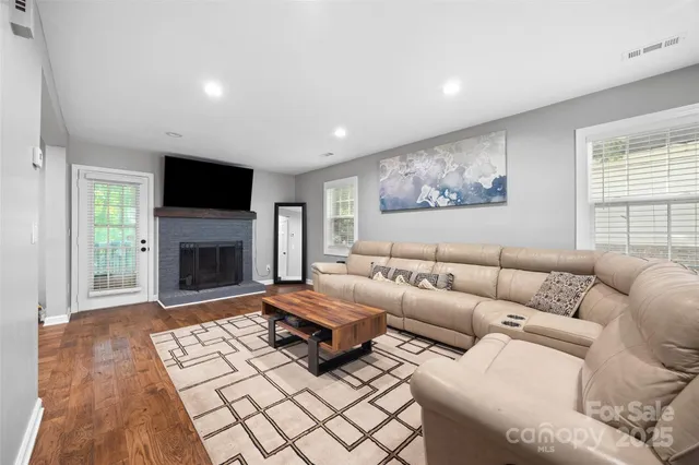 $375,000 | 2006 Killarney Place, Charlotte, NC 28262