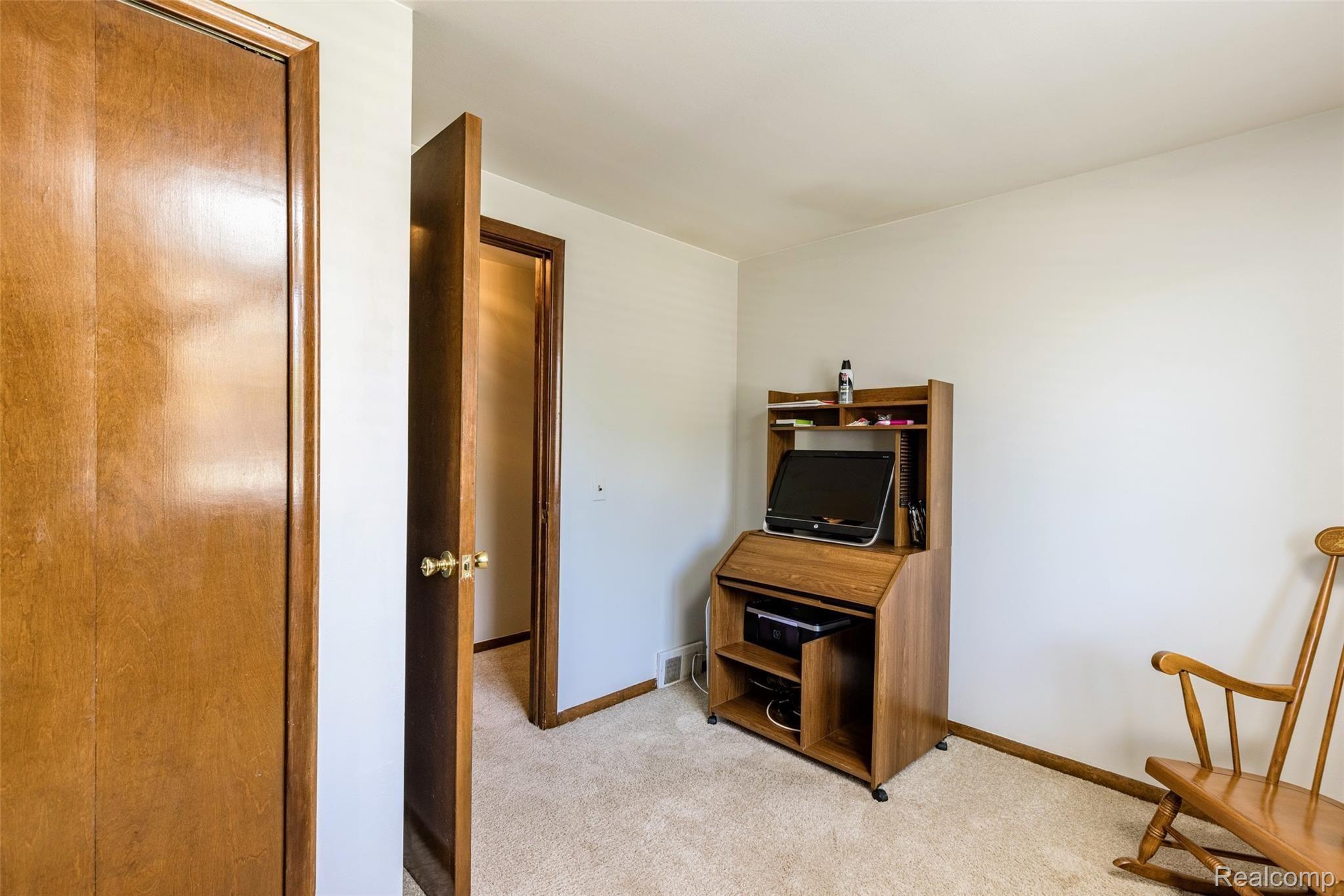 1007 Vernier Road Grosse Pointe, MI 48236 - Photo 25 of 50 BR 3