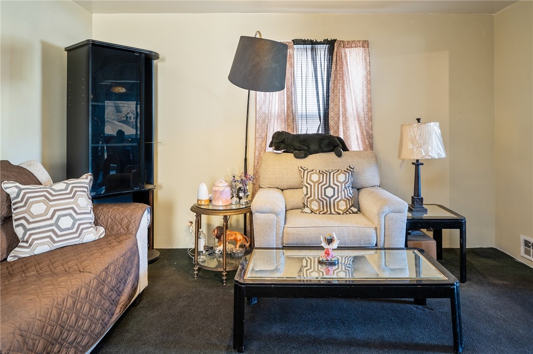 52 Salisbury Street Rochester, NY 14609 - Photo 15 of 21 LIVING ROOM