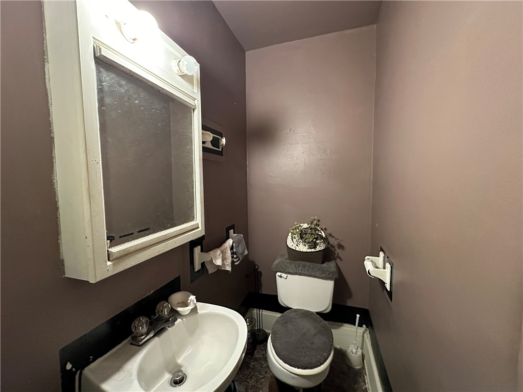 52 Salisbury Street Rochester, NY 14609 - Photo 16 of 21 HALF BATH