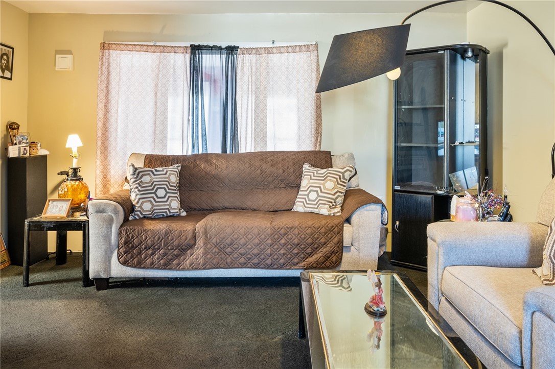 52 Salisbury Street Rochester, NY 14609 - Photo 7 of 21 LIVING ROOM