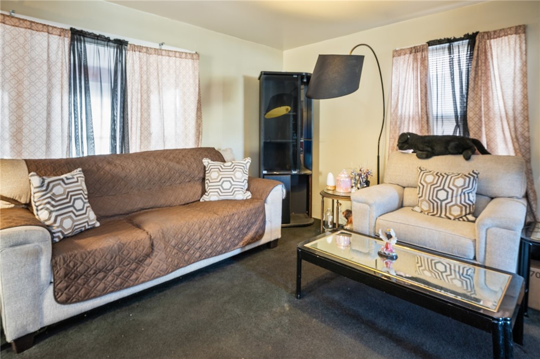 52 Salisbury Street Rochester, NY 14609 - Photo 8 of 21 LIVING ROOM