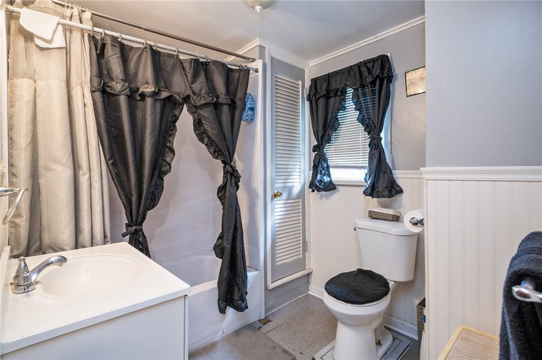 52 Salisbury Street Rochester, NY 14609 - Photo 10 of 21 BATHROOM
