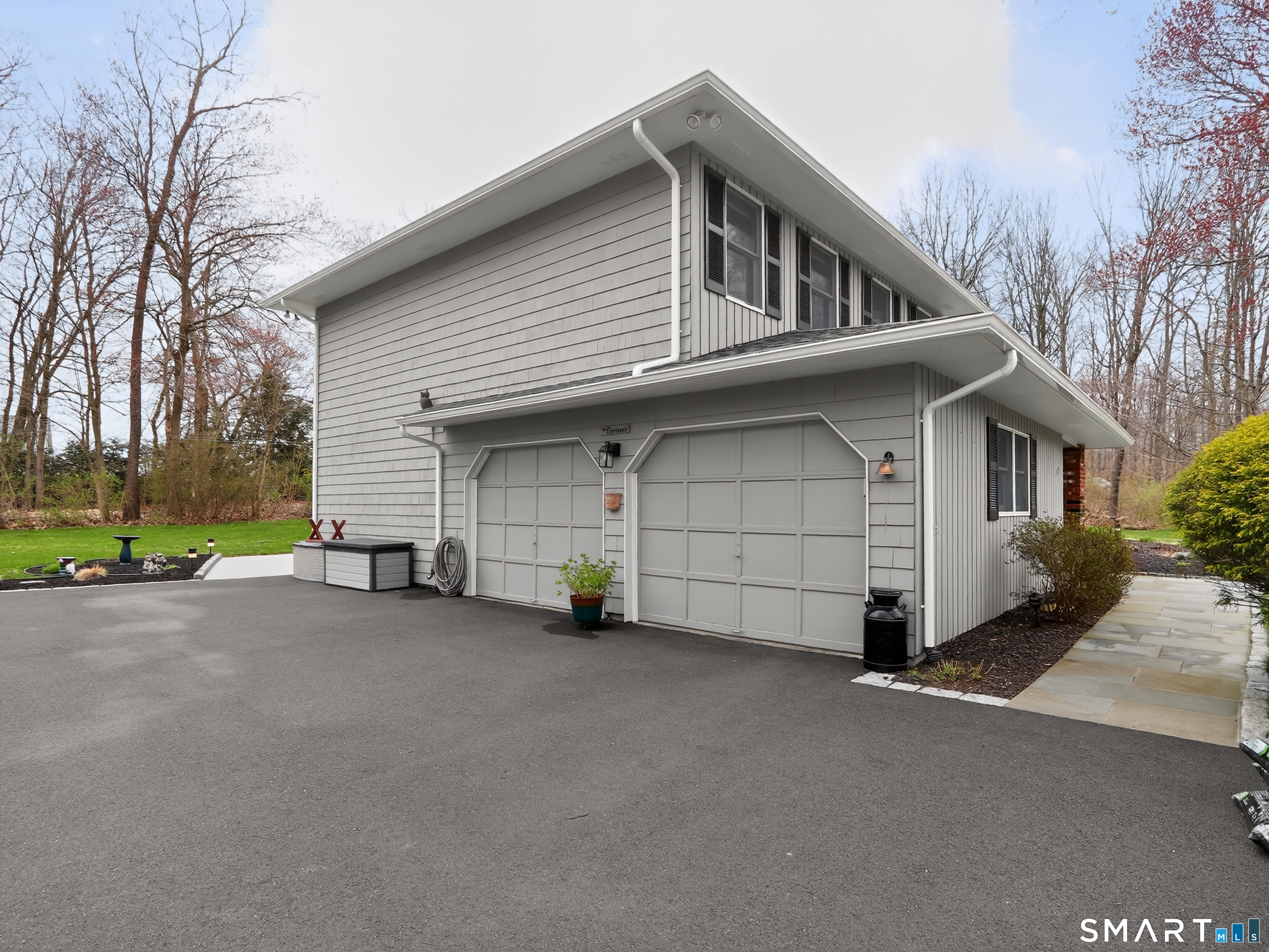 47 Maple Tree Drive Watertown, CT 06795 - Photo 3 of 31