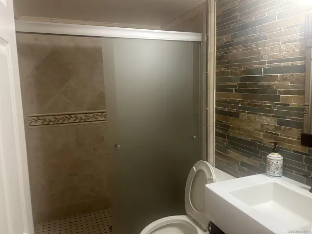 $5,800 | 16521 Calle Pulido, San Diego, CA 92128