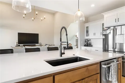 $750,000 | 17929 Manor Street, Overland Park, KS 66085