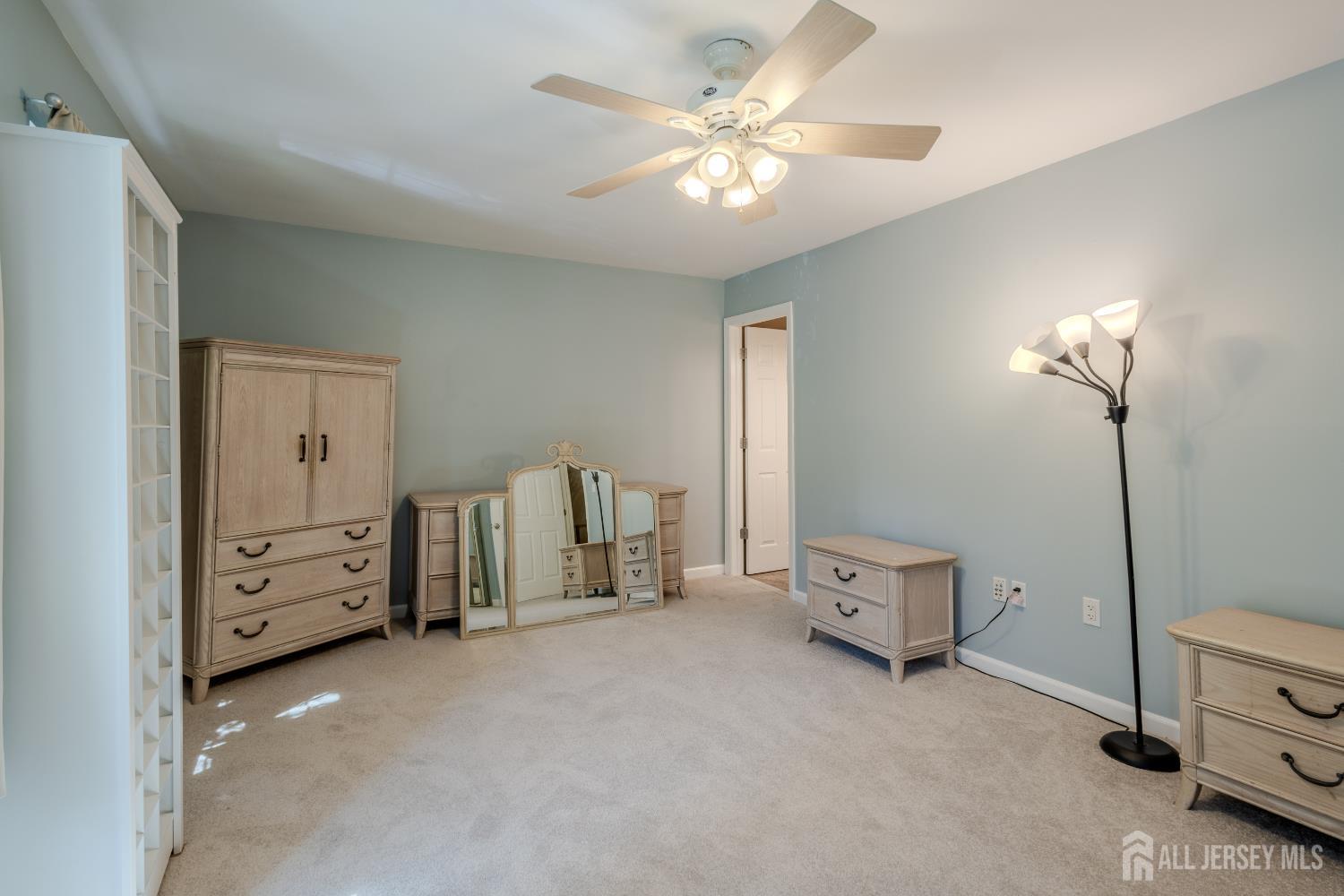 334 Constitution Circle North Brunswick, NJ 08902 - Photo 25 of 42