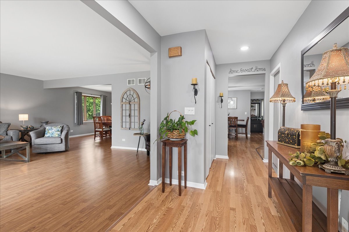 15601 Bramblewood Road Oak Forest, IL 60452 - Photo 5 of 35