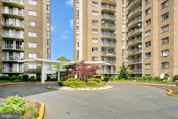 $149,900 | 1836 Metzerott Road, Unit 904, Hyattsville, MD 20783