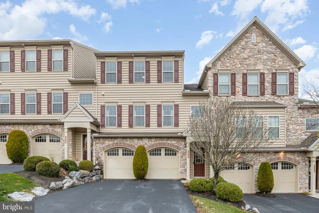 $335,000 | 2005 Golden Court, Mechanicsburg, PA 17055