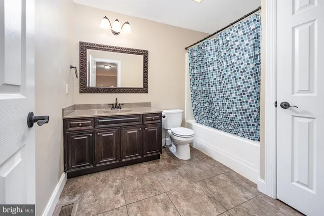 $335,000 | 2005 Golden Court, Mechanicsburg, PA 17055