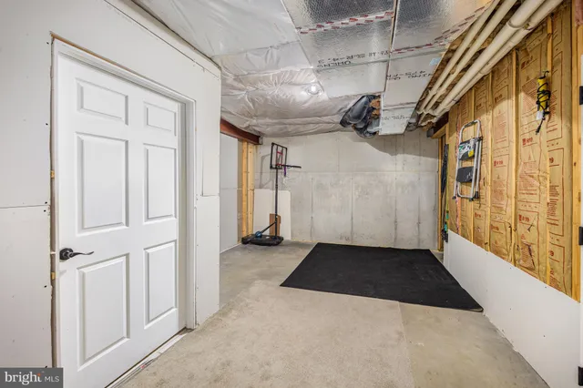 $335,000 | 2005 Golden Court, Mechanicsburg, PA 17055