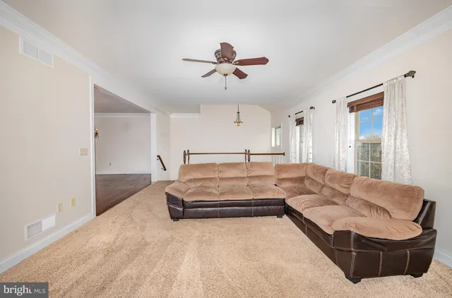 $335,000 | 2005 Golden Court, Mechanicsburg, PA 17055