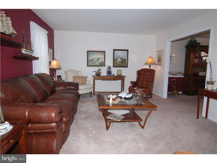 116 Sage Drive Sinking Spring, PA 19608 - Photo 4 of 22 Living Room