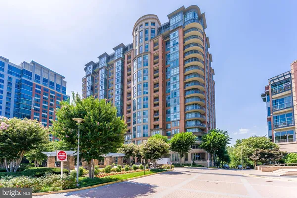 $775,000 | 8220 Crestwood Heights Drive, Unit 105, McLean, VA 22102