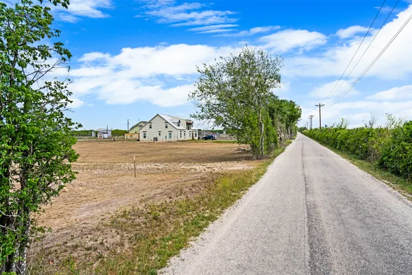 $190,000 | 1310 River Park Road, Luling, TX 78648