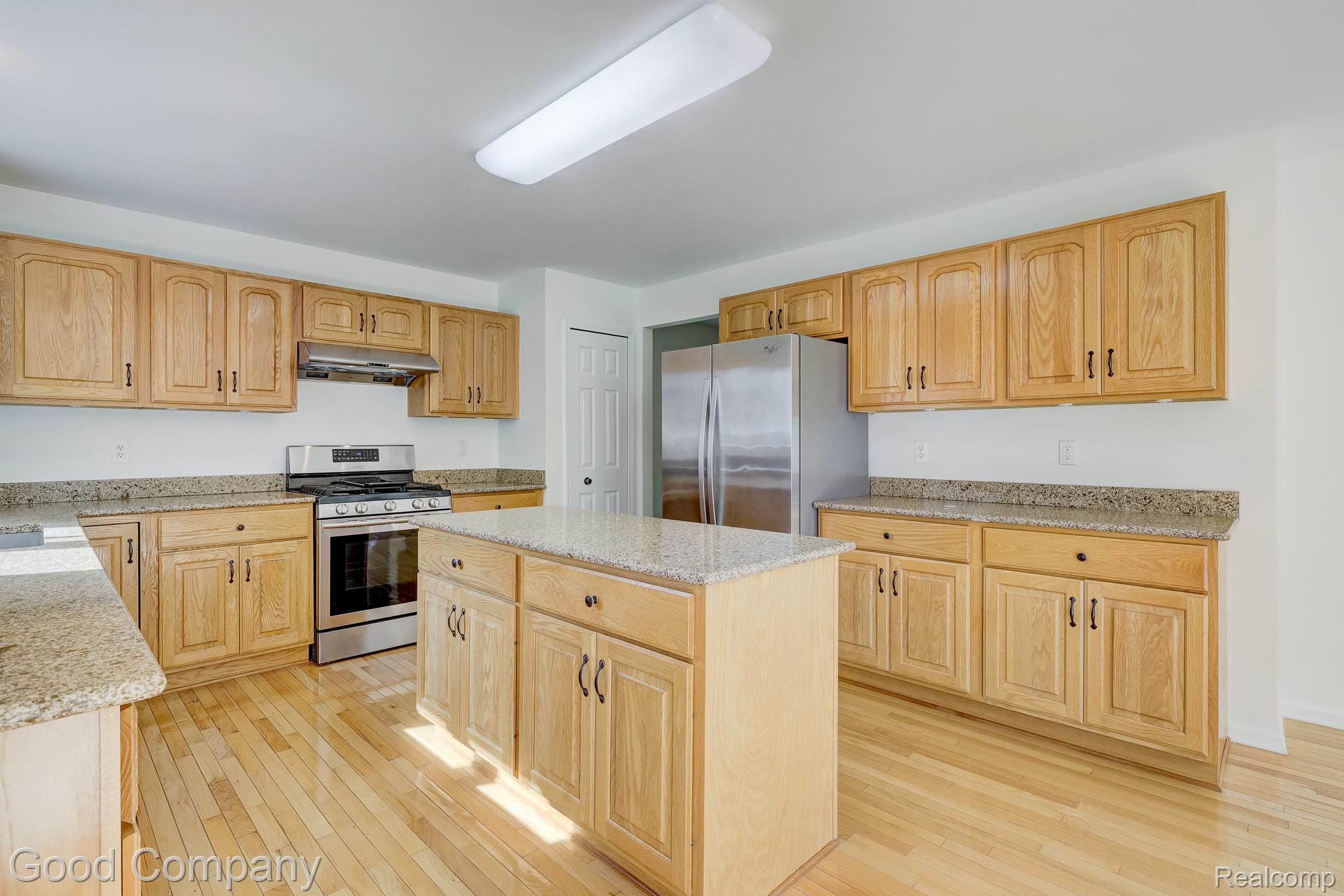 3526 Inverness Drive Rochester, MI 48306 - Photo 27 of 82 3526 Inverness Dr.-19.jpg