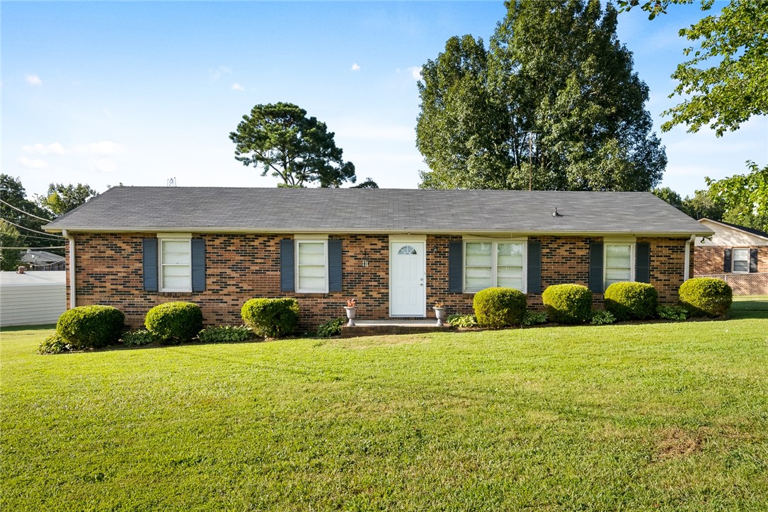 101 Robin Circle Starr, SC 29684 - Photo 1 of 24