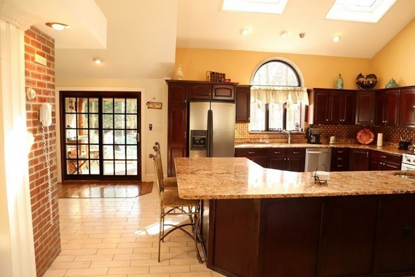 2 Tapley Road Lynnfield, MA 01940 - Photo 6 of 30 Gallery Image 6