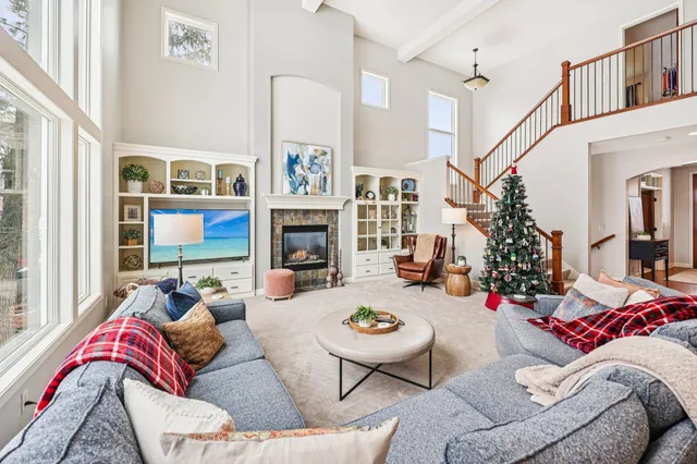 $999,999 | 11715 Naples Circle Northeast, Blaine, MN 55449