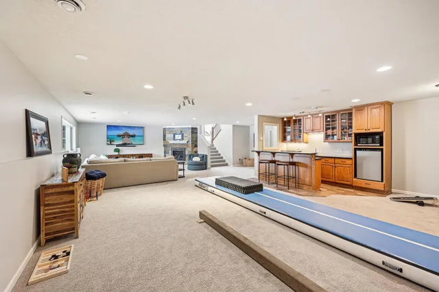 $999,999 | 11715 Naples Circle Northeast, Blaine, MN 55449