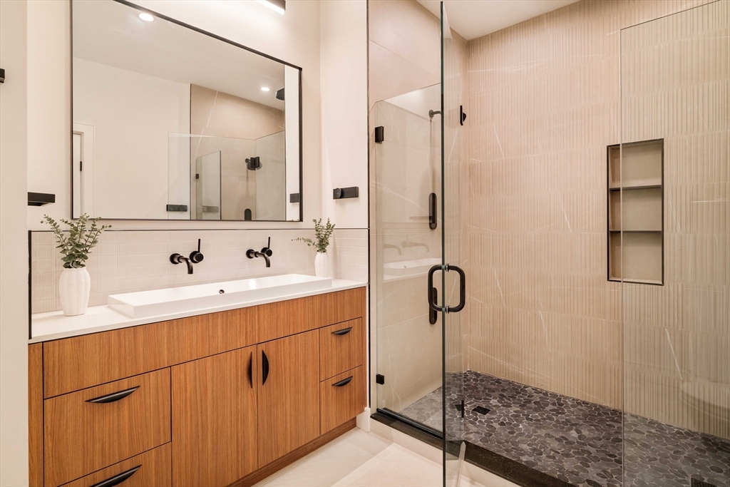 58 Kent, Unit 404 Brookline, MA 02445 - Photo 17 of 31